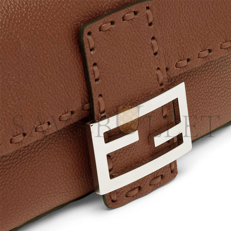 FENDI BAGUETTE MINI  (20*13*5cm)